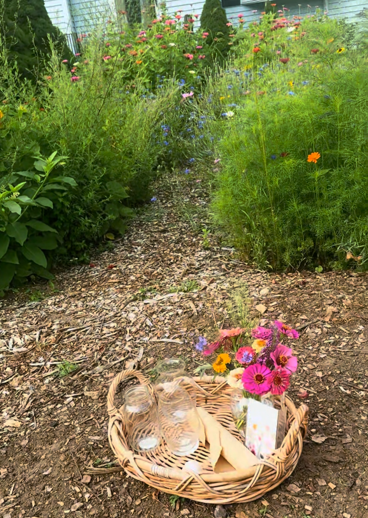 Fresh Cut Vase Bouquet – Petals & Potions Farmstand